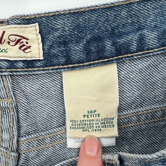 St. Johns Bay Vintage Signature 5 Pocket Jean Relaxed Fit Stonewashed Denim 14P - Picture 5 of 9